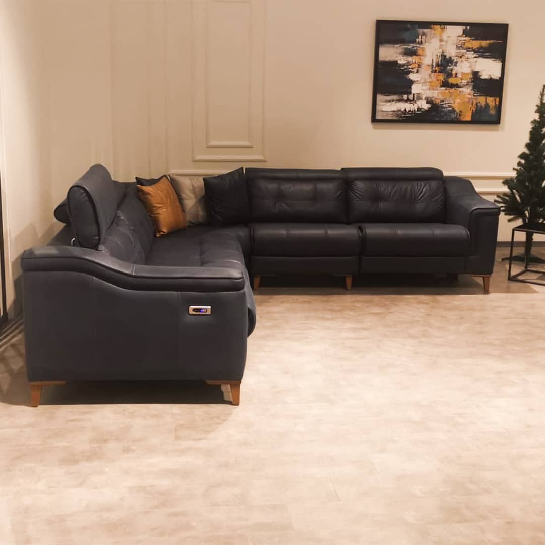 ventofurniture_'s tweet image. KIEV CORNER SET: Perfect for any Space 📷

Visit any of our showrooms now for more information.

Abuja: +2348094451133
Ikoyi: +2349094631471
Ikeja: +2348099990082
Port Harcourt: +2348097817298

THINK HOME | THINK VENTO

#ventoFurniture #ThinkHome #cornerset