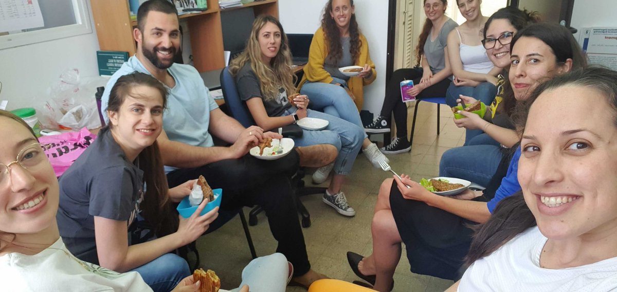 OfriVizenblit's tweet photo. After 3 replications it becomes a tradition!๐ฅช
#zingerlab
#thursdays_grilledcheese
@ZingerAssaf @sivan_barash @SiNaftalyKiros @ArberSivan @erez_shir https://t.co/nEY3WL9CFy