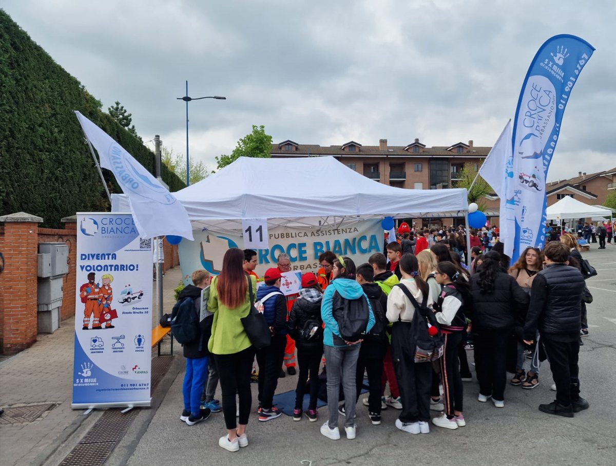 AnpasPiemonte's tweet photo. Grande  interesse oggi da parte degli alunni delle scuole di #Giaveno che hanno partecipato alla manifestazione #Evviva per la sensibilizzazione alla rianimazione cardio polmonare organizzato  da #AslTo3 in collaborazione con #CroceBiancaOrbassano. #blsd
https://t.co/PEO3s0F4cd https://t.co/xvkqmhYgSq