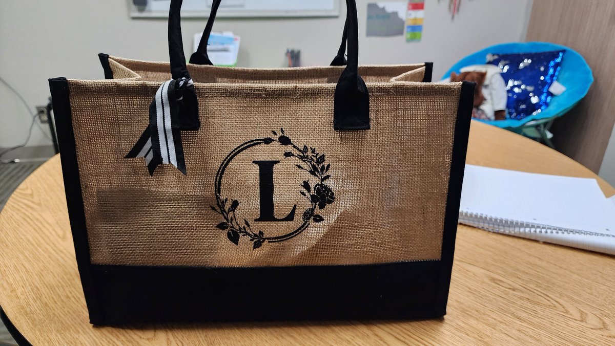 I seriously have the best parents ever! I received the sweetest surprise from one of my sweetest students this morning! 💗