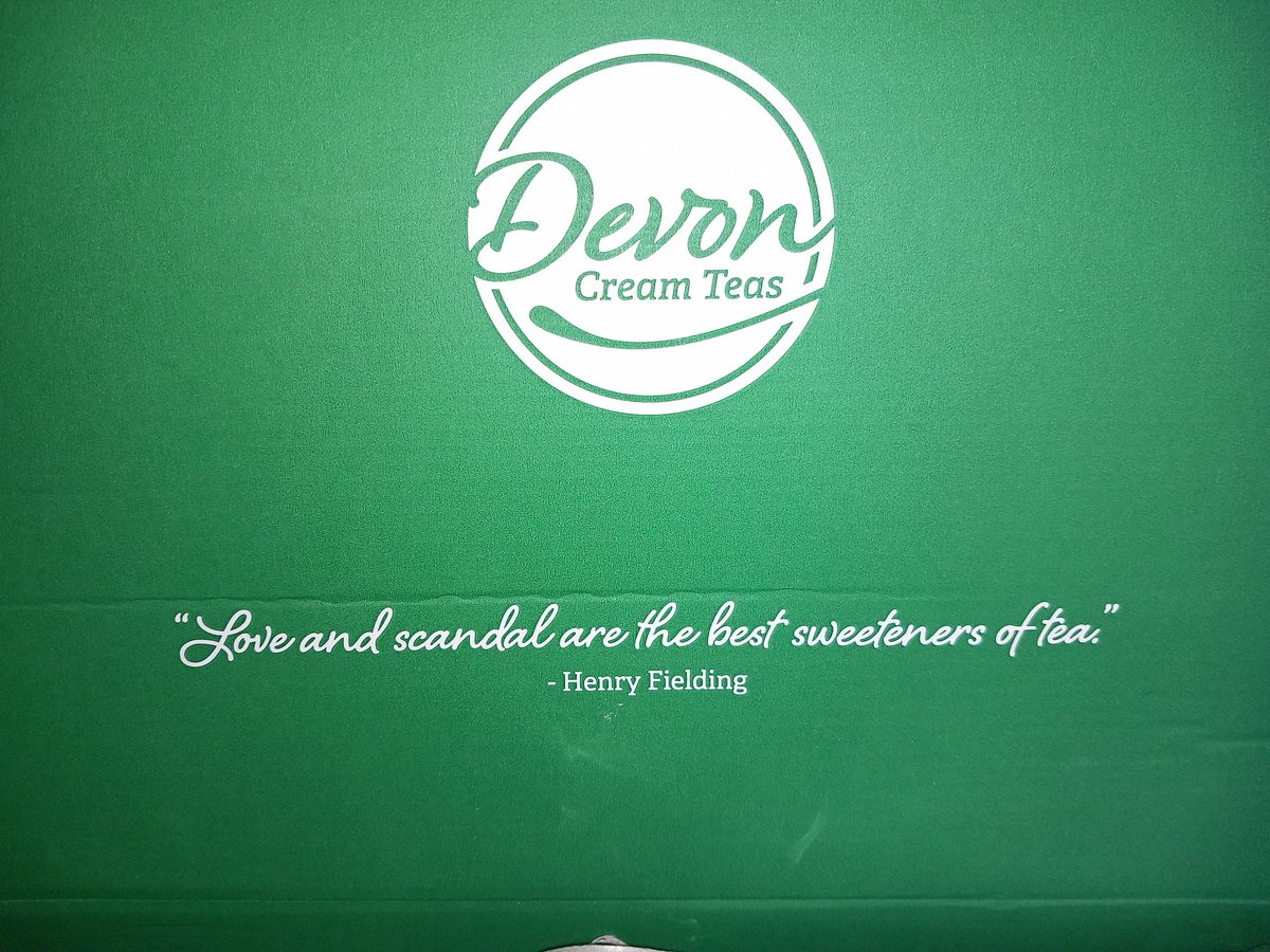 EvertonianCamel's tweet photo. Look at the brilliant package I just received!
Thank you @devon_creamteas
I'm looking forward to tucking into this with @TheThreeinone #SliceOfDevon https://t.co/1fGCoFfNac
