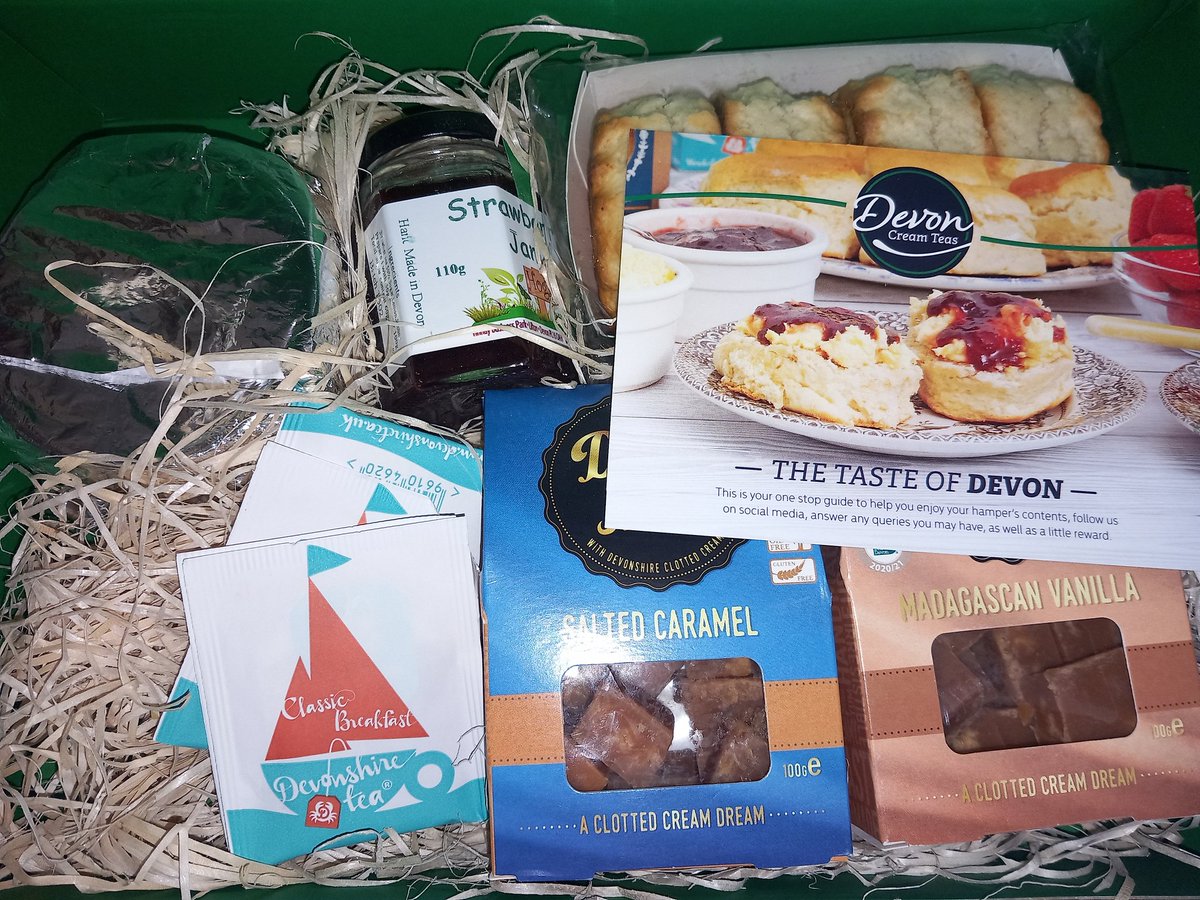 EvertonianCamel's tweet photo. Look at the brilliant package I just received!
Thank you @devon_creamteas
I'm looking forward to tucking into this with @TheThreeinone #SliceOfDevon https://t.co/1fGCoFfNac