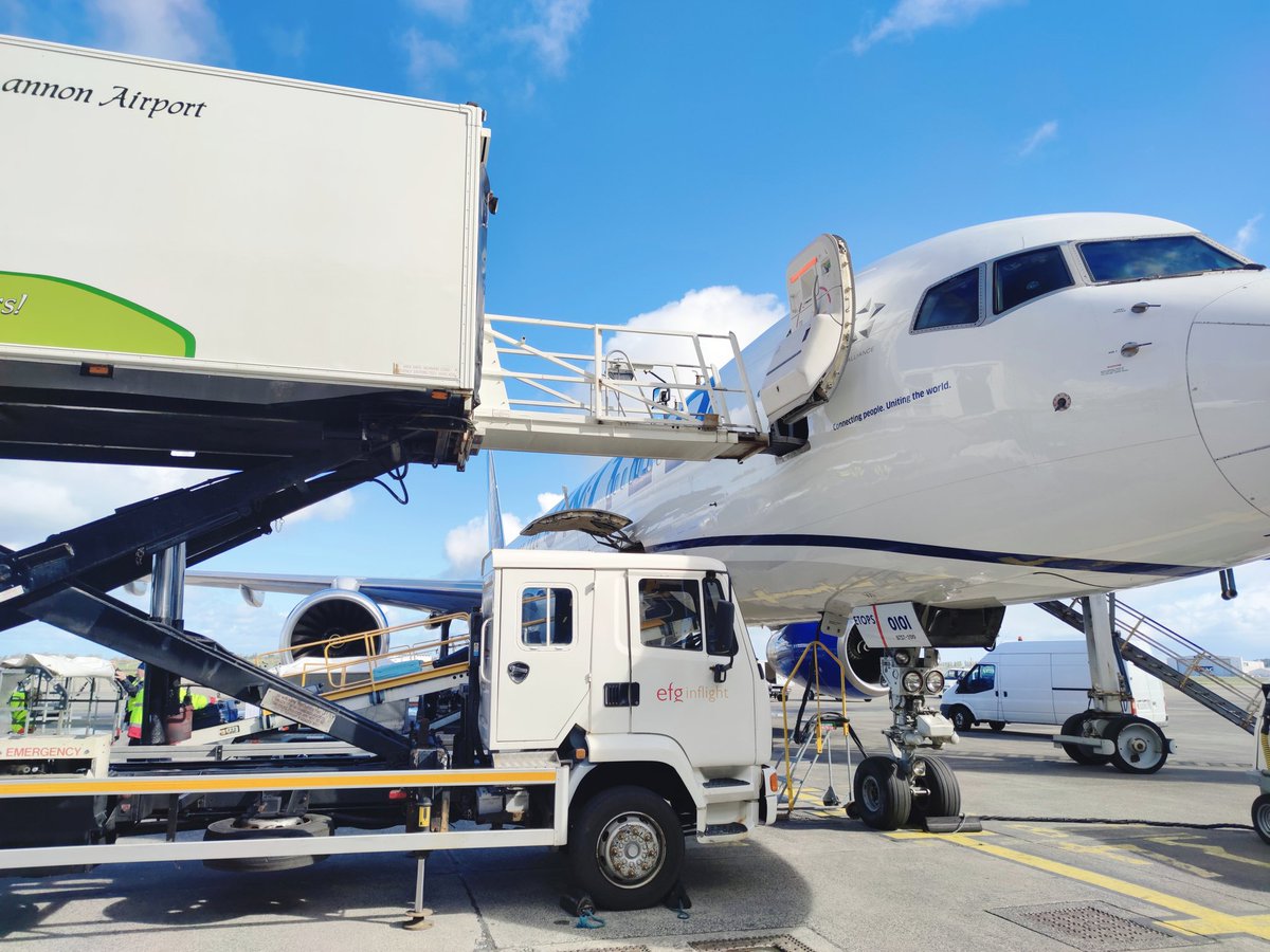 100% compliance for Efg team during our MOCHA Audit, truck secured with chocks and stabilizers. #goodleadstheway <a href="/weareunited/">We Are United</a> <a href="/AOSafetyUAL/">AO Safety UAL</a> <a href="/AndreaNPunited/">Andrea Peralta</a> <a href="/arvind_garcha/">Arvind Garcha</a> <a href="/flyingphilipp/">flyingphilipp</a> #efginflight