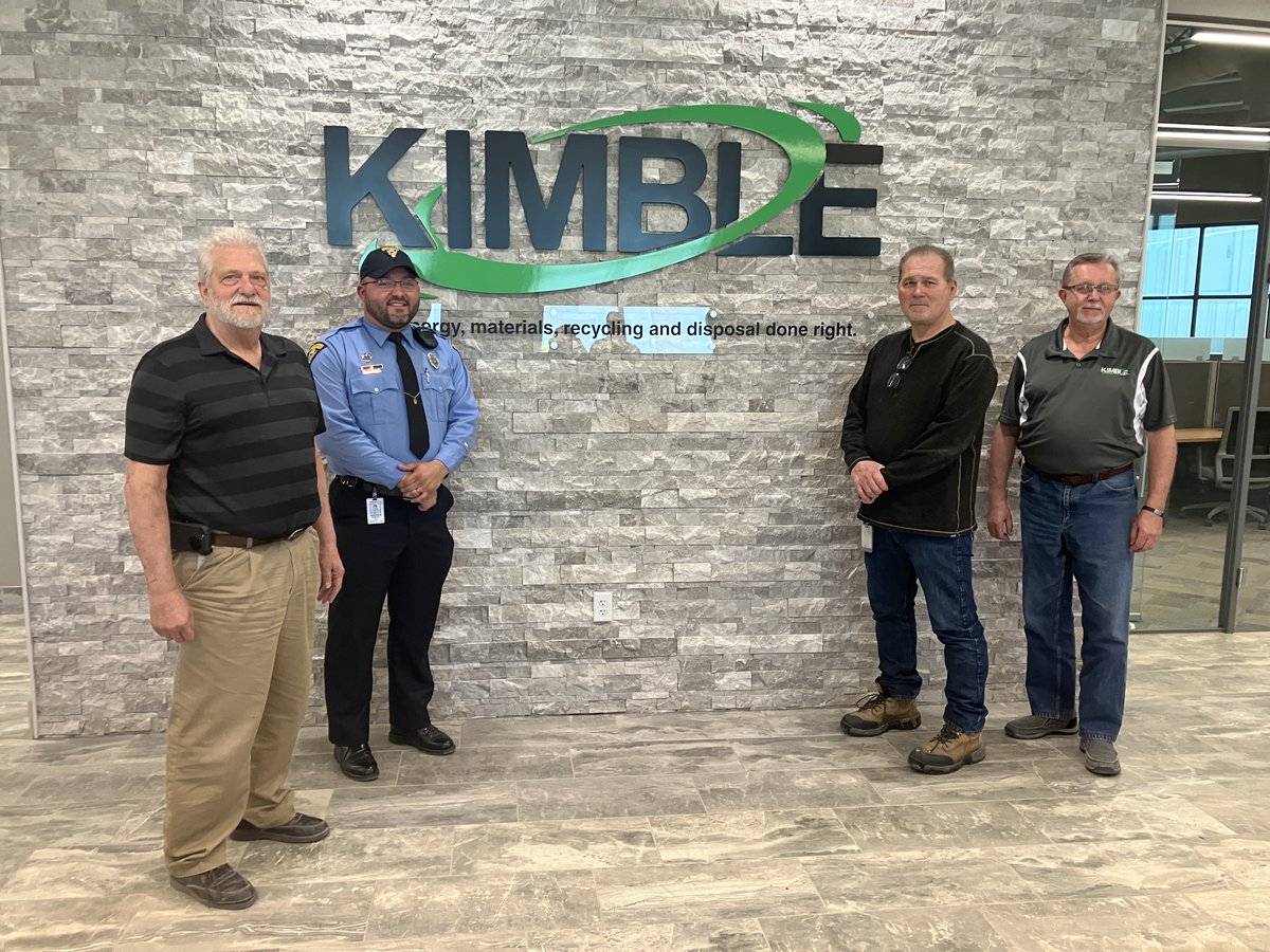 KimbleCompanies's tweet photo. Motor Carrier Enforcement Inspector Andrew Powley from the Ohio State Highway Patrol visited Kimble last week to discuss Ohio's new Distracted Driving Law. Thank you so much Powley for your time and the excellent presentation. https://t.co/zYHXrNy8wQ