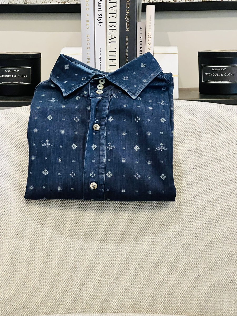 menswearchannel's tweet photo. One of the hot trends for SS23 is Double Denim. This classic streetwear look can be achieved regardless of budget. We’ve recycled some old pieces from the wardrobe.
1. Vivienne Westwood Shirt.
2. Dsquared2 distressed Jeans.
3. Saint Laurent Y Belt.
4. Oliver Sweeney trainers. https://t.co/DX3MoZGfsK