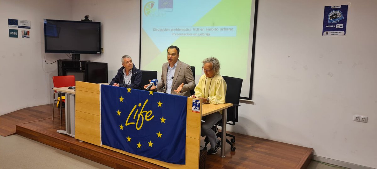 LIFEforCitrus's tweet photo. #Hoy 📸 Divulgación de la problemática del #HLB en el ámbito urbano en 📍 Lebrija (Sevilla)

🎯 Objetivo: Replicación de acciones

👀👉https://t.co/shcReVXJ0I  #LifeVidaForCitrus https://t.co/SudqU54xvi