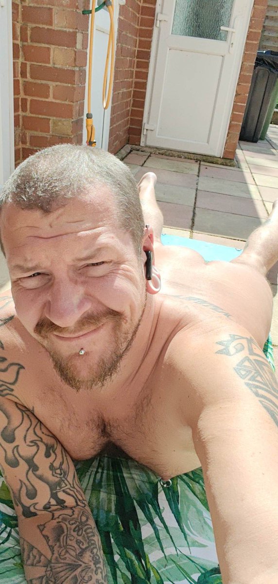 JustAnothaAdam's tweet photo. Seems to be the only day of sun, so I'm taking full advantage of it!! https://t.co/N7lGiKBRUj