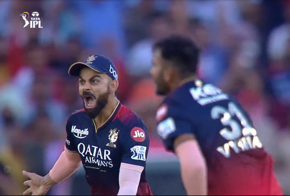 BreatheKohli's tweet photo. Never thought I would watch aggressive-captain-Kohli roaring on ground ever again. His energy is unmatched, I missed this so much ❤️ https://t.co/yuTFdQg7LK