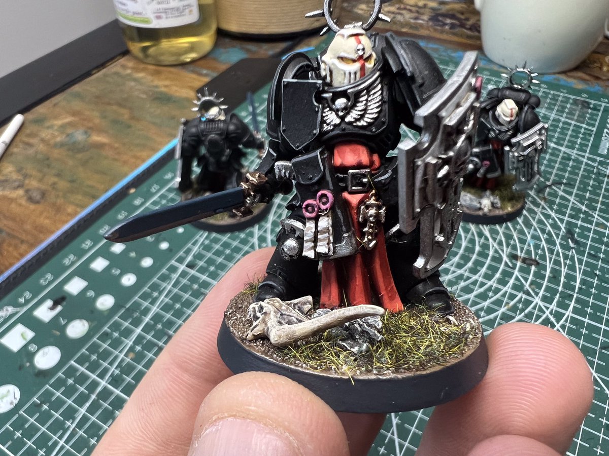 HoodedBuddhist's tweet photo. Finally, my Bladeguard Deathwing, Consecrator-style. From back in the giddy days when Deathwing actually meant something ๐ญ #WarhammerCommunity #Consecrators https://t.co/nZHUz5uThl
