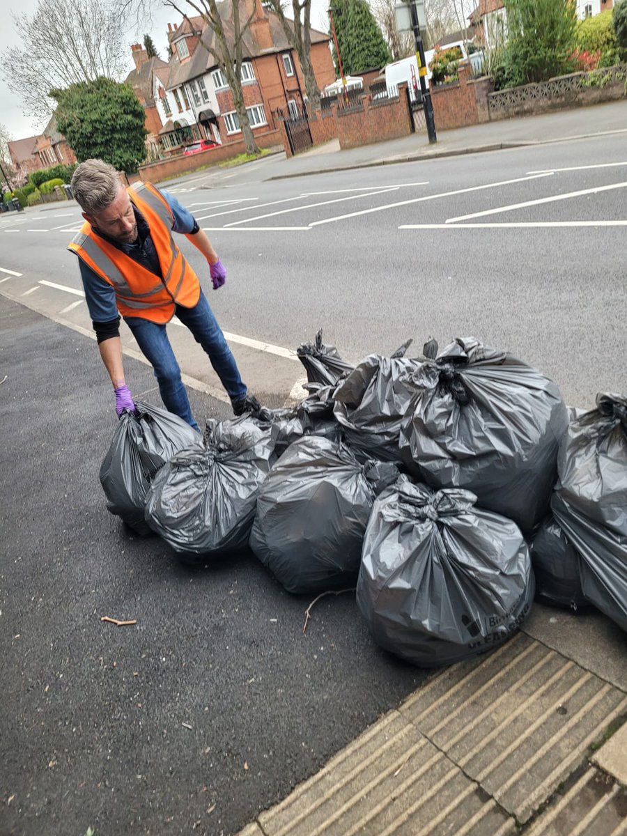 City Rd Street Clean
<a href="/Ms_SThompson/">Sharon Thompson FIoL 🌹🇰🇳</a>
<a href="/Marcus4NE/">Marcus Bernasconi</a> m.facebook.com/groups/3672359…