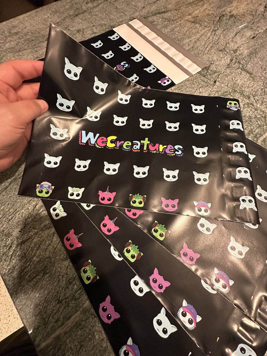 WeCreatures_'s tweet photo. #WeCreatures just got our polymailers in! Who wants a shirt? https://t.co/DHXXCUjzH3