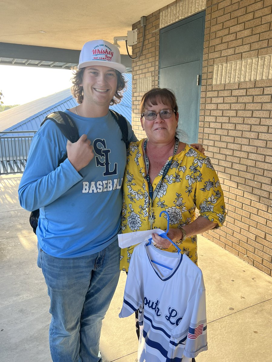 SLHS_Baseball_'s tweet photo. “My Jersey Your Impact” 
Rylan Henderson chose Mrs. Albin as the @SouthLakeEagles teacher who made an impact on his life. Thank you Mrs. Albin for your dedication to our students. #EagleFamily https://t.co/Il3yVI4qEV