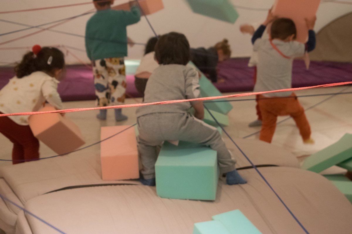 miradasinfan03's tweet photo. #Apprehendere Hoy en el @DomusArtium2002 la EIM Zurguén. Juego experimentación y arte donde la libertad y la capacidad de afrontar retos se ponen de manifiesto. @iesfrojas @JuanviSanchez @ciudadsaberes https://t.co/4BrlH3oS09