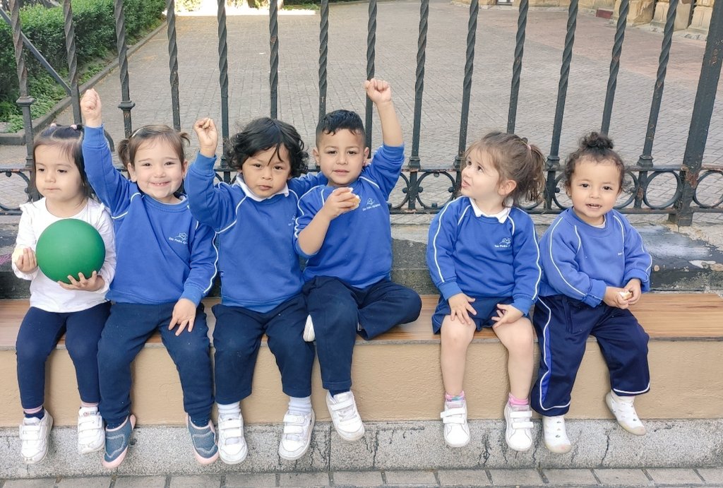 SPAHAURE's tweet photo. #HE2 
#Sanpedroapostolikastetxea 
#Scientiabilbao 
Gaur,eguraldi ona aprobetxatuz, jolastokira jaitsi gara eta hamaiketakoa jan dugu.Zer ondo pasatu dugun! https://t.co/XFfweCBktz