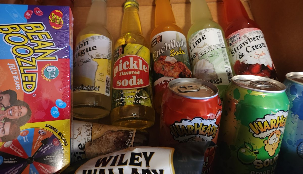 MorTishNoir's tweet photo. 1 and half hours til you can make me drink and eat this. ..I've never had bean boozled and I'm concerned 👀 https://t.co/FPdawh6F3q