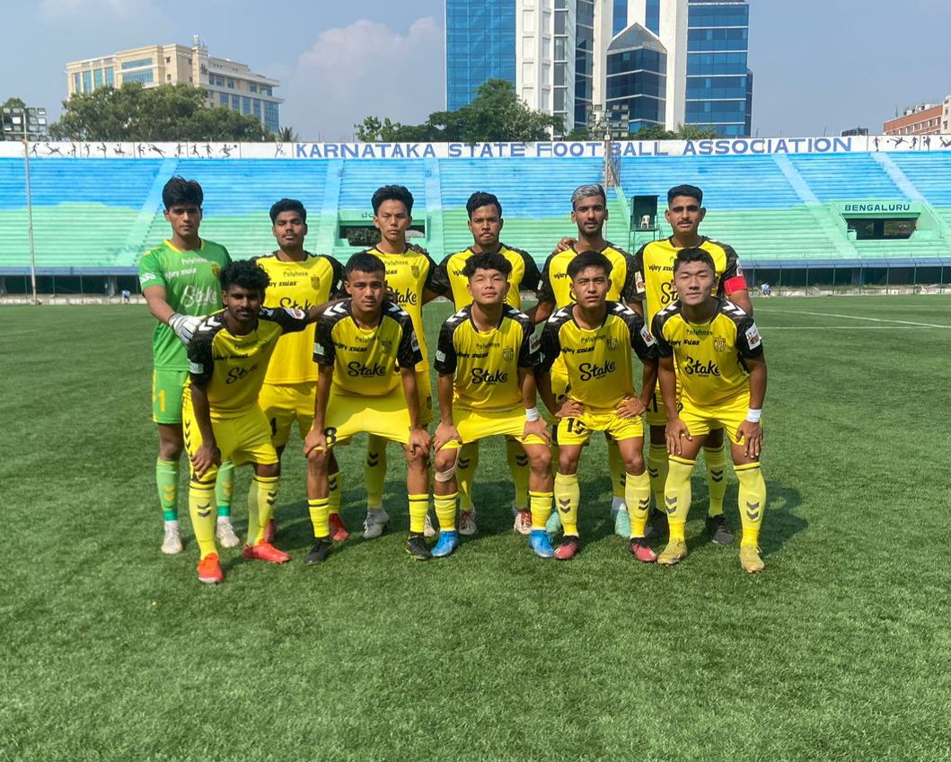 HydFCOfficial's tweet photo. HFC B go down 3-0 against AUA FC in the #Hero2ndDiv clash at the Bangalore Football Stadium today!
#HFCB #WeAreHFC #మనహైదరాబాద్ #HyderabadFC 💛🖤 https://t.co/bwS1VS7NlR