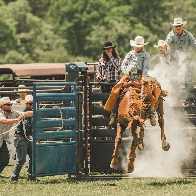 🐎 Hitch your wagon and make your way to @the1836event, one of the largest Western events in Texas.  The schedule line up is packed with fun starting today, April 20 through Sunday, April 24. Activities include chuckwagon races, mounted shooting, kids… instagr.am/p/CrQfrxwtJbG/