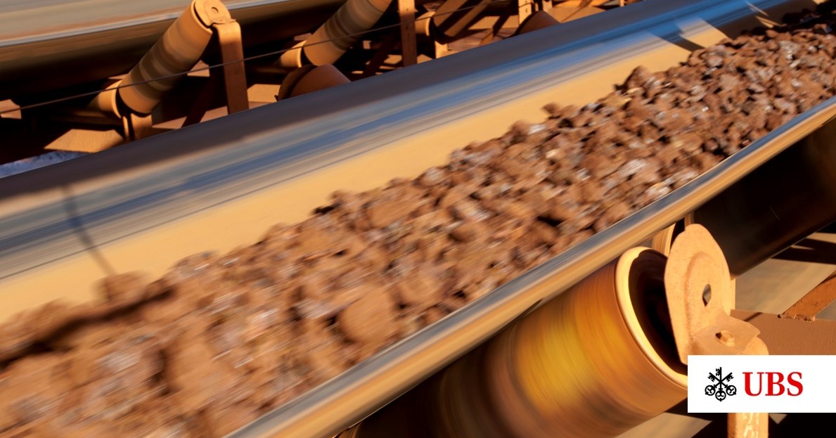 Image of iron ore being mined 