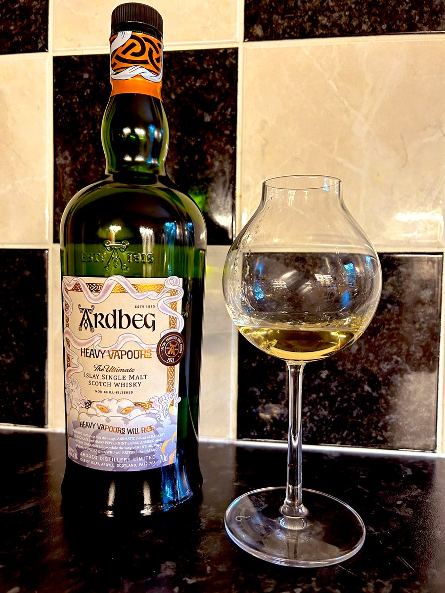 TwoWhiskyBros's tweet photo. Just arrived, and couldn’t wait to try it
#whiskyphoto #whiskypic #ardbeg #ardbegcommittee #twowhiskybros #ardbegdistillery #ardbegheavyvapours #whiskyblog #islay #sipdontflip https://t.co/UaknDaouSf