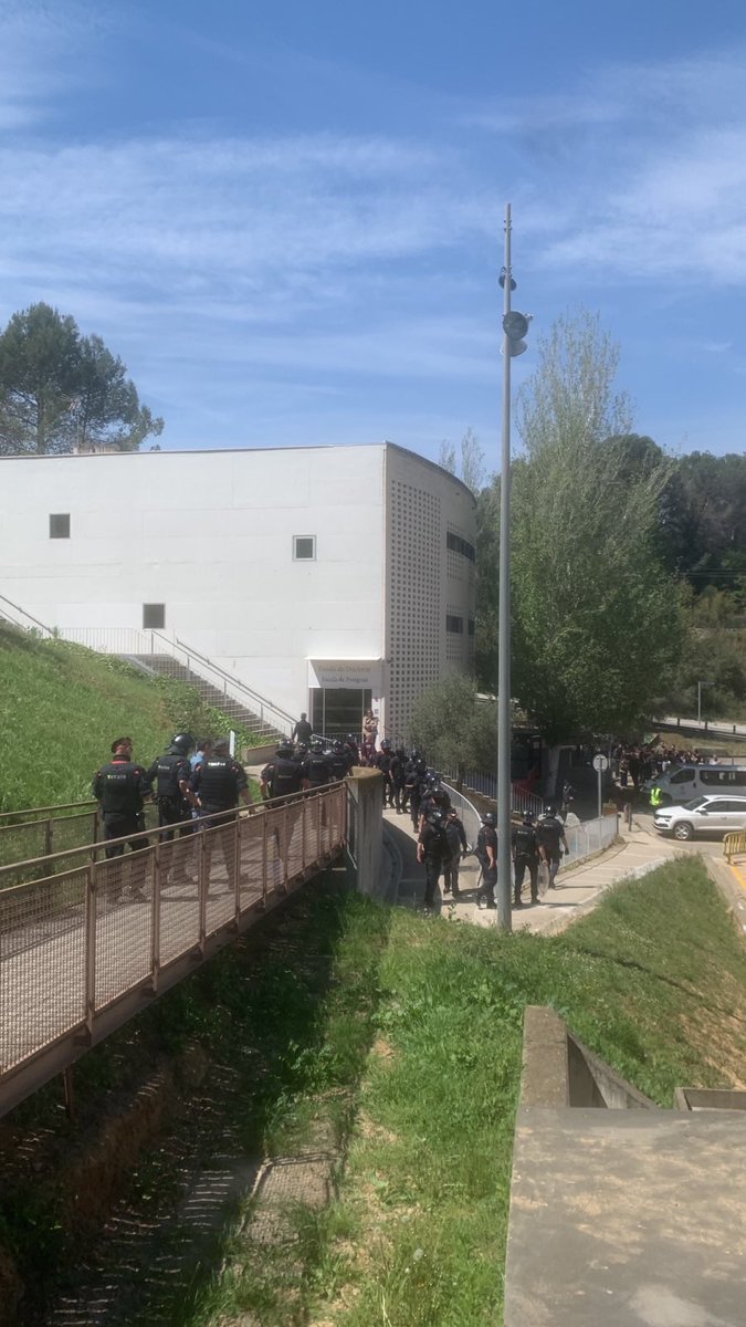 Antifeixistes UAB tweet media