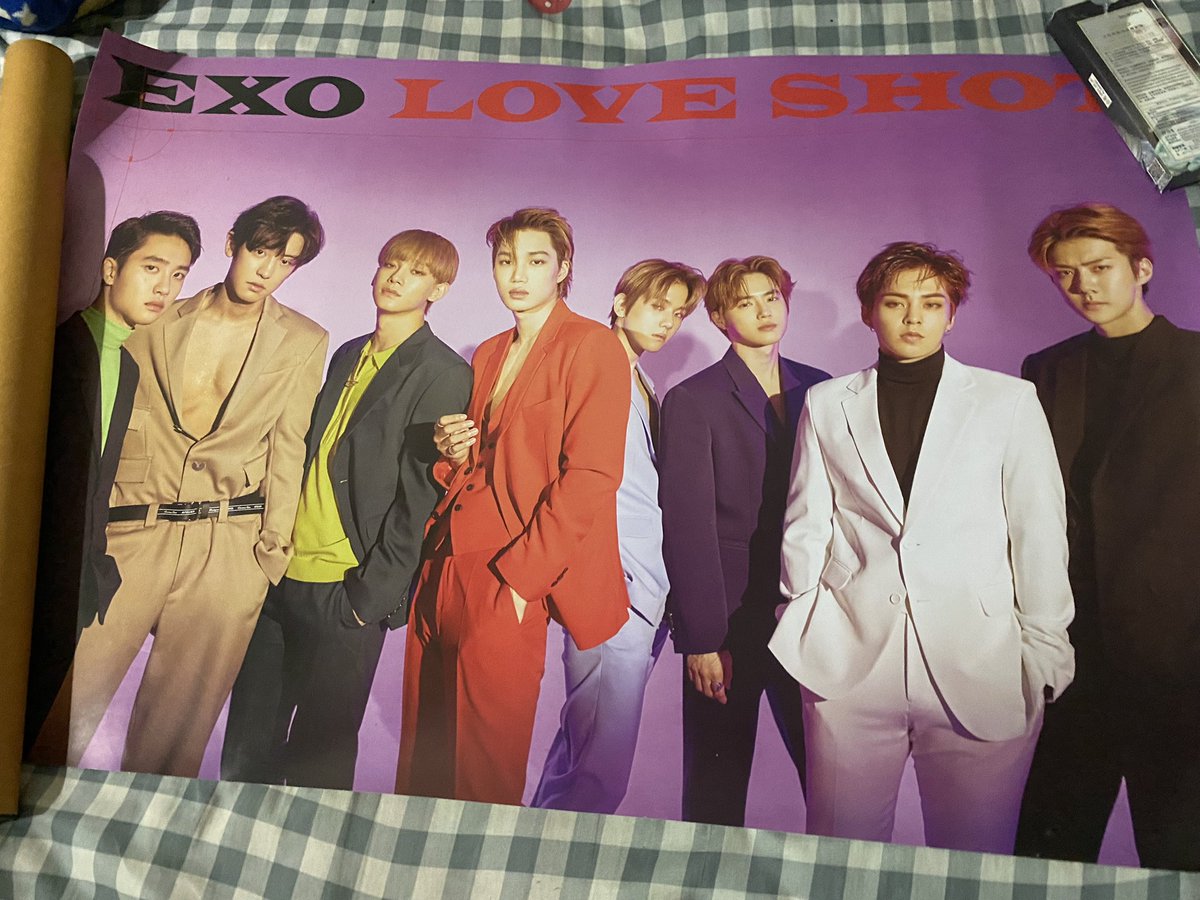 DutchicS's tweet photo. โปสเตอร์ #Loveshot  แผ่นละ60บาท https://t.co/D2Uf4OhT4t