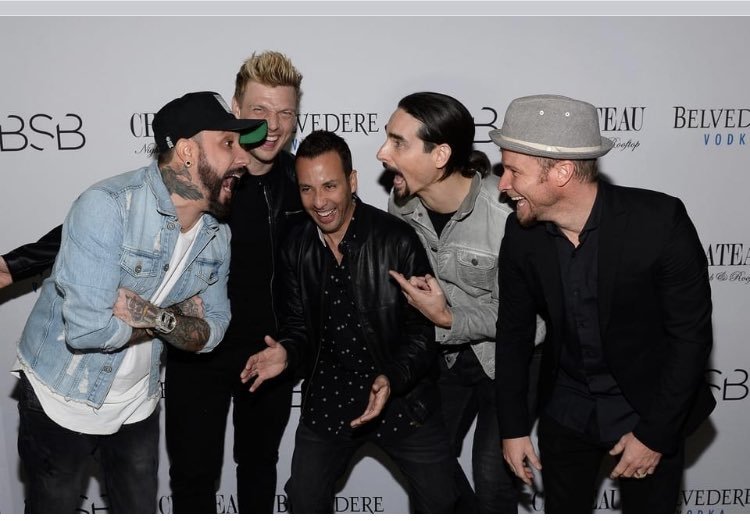 SaraGADU's tweet photo. Happy 30 years my boys and to all the fans in the world!🎉🥳🖤 I am proud to have been in this family for 27 years.Never stop singing.Let's go for 30 more years 💪🏼😎 I will always be by your side 🤟🏼🔥🖤🔥💋 @aj_mclean @brian_littrell @nickcarter @kevinrichardson @howied #BSB30 https://t.co/wj3fCgljE6
