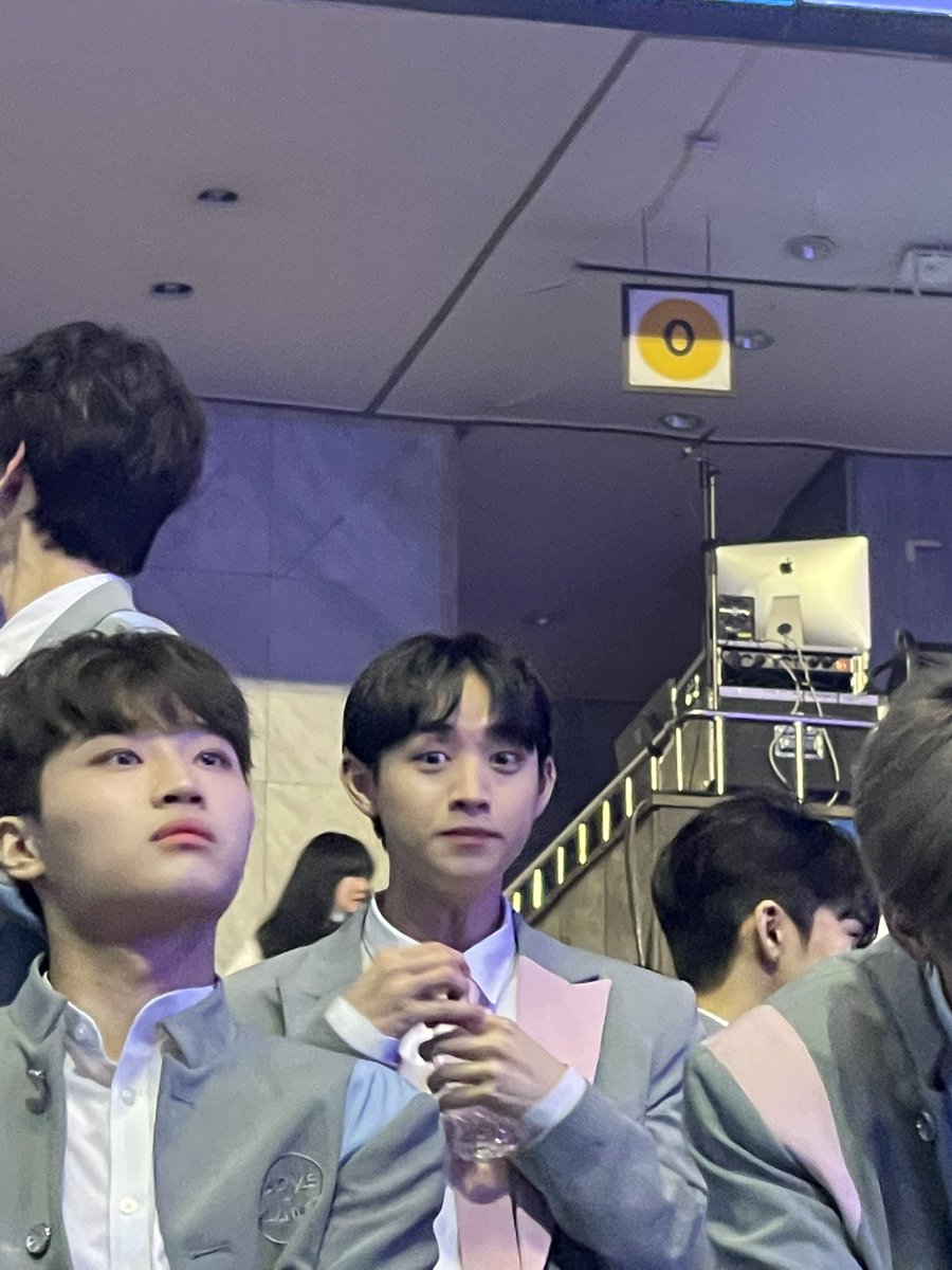 SimpKung00's tweet photo. Huhu này là hỏi xem t có dính rau ở răng k này mà t mải quay k trả lời ổng á 😭😭😭 https://t.co/qG9l7xOluV