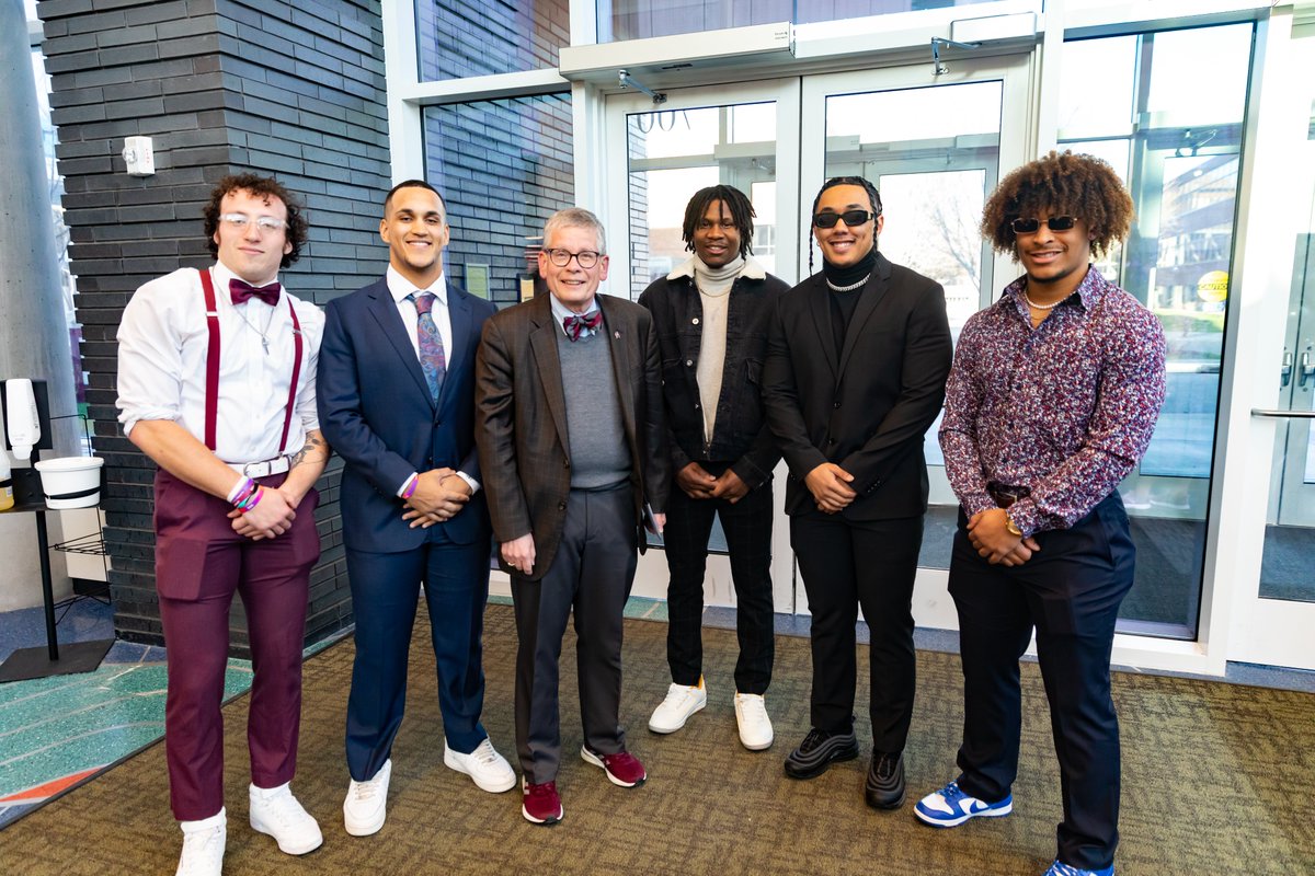 Augsburg_FB's tweet photo. To the nines! Got to show out for Auggie Awards! https://t.co/8JhS4H9q0q