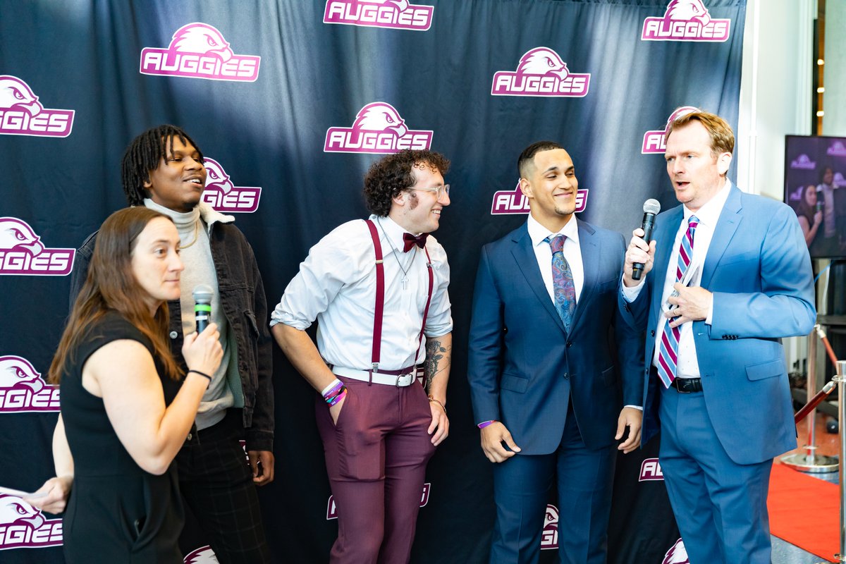 Augsburg_FB's tweet photo. To the nines! Got to show out for Auggie Awards! https://t.co/8JhS4H9q0q