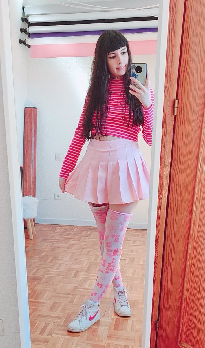kerobab3's tweet photo. Twitter likes safe posts. So here you have a healthy mirror pic in my Iatest fav look 🥰 https://t.co/OrUdxhuPvo