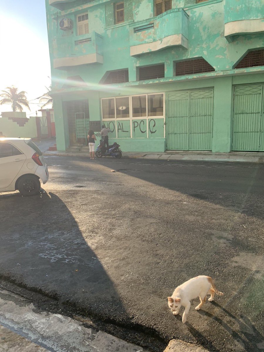 NuevoDirectorio's tweet photo. Así amanece Humboldt 7, gracias al @capitan_rodolfo por la fotografía, tirar una foto y publicarla en las redes después de hecha una acción también requiere de mucho valor, saludos #END #NoAlPCC #AbajoLaDictadura #PatriaYLibertad https://t.co/hxLqyjJVsv