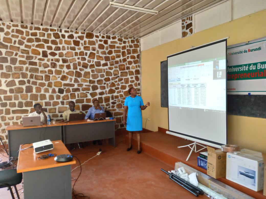 UB_Rumuri's tweet image. Dans la continuité de ses activités, le CINAUB organise ce jeudi 20 avril 2023, une conférence publique sur le thème : #educationfinancière: #entrel&apos;entrepreneuriat et gestion des dettes.