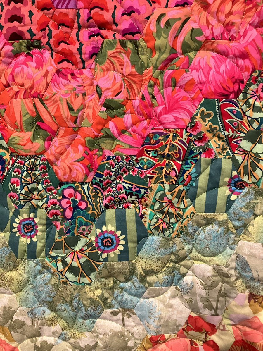 thomsontracy1's tweet photo. @DovecotStudios @KaffeFassettStu stunning quilting exhibition @JulieFife https://t.co/5cQ8IH6VcZ