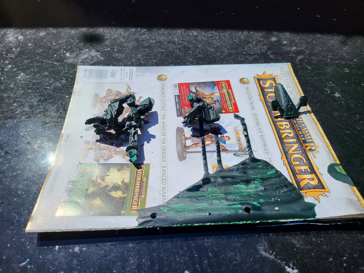 MKH_Serendipity's tweet photo. #HobbyStreak Day 524 (Epoch 110/wk 16). #WeeklyGoal no.16 RogueTrader Dreadnought for Dark Angels.
Painting outdoors and wind lifted the paper- such a rookie mistake made. MASSIVE #PaintSpill https://t.co/QetxZdDmM0