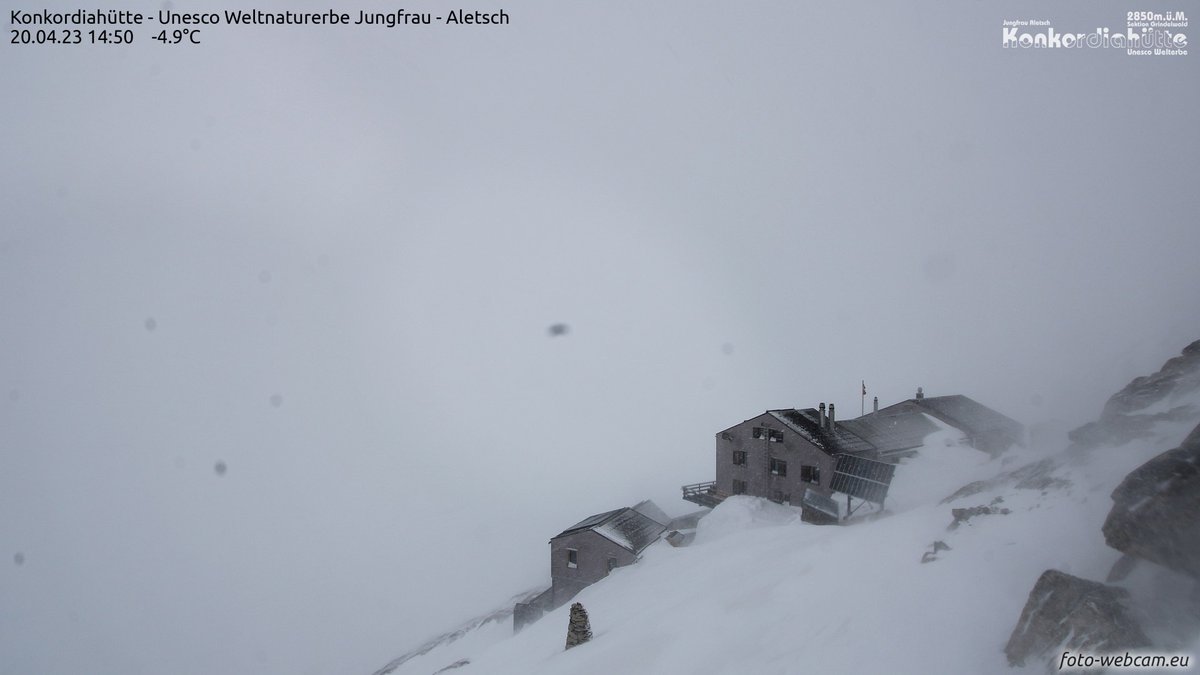 LanderVanTricht's tweet photo. Een #occlusiefront en koude lucht vanaf het noordoosten zorgt vandaag en morgen weer voor #sneeuw in de #Alpen. Morgen vooral sneeuw in Lombardije - Piemonte - Ticino, en dat is goed nieuws voor het droge stroomgebied van de #Po-vlakte. https://t.co/Sm0WA7Uhah