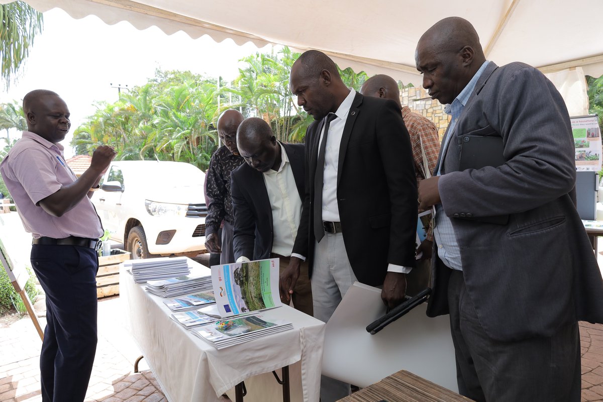 giz_uganda's tweet photo. HAPPENING:
Stakeholders are convening at Protea Hotel, Kampala to witness the results, share experience and learning following 4 years' implementation of the GIZ Rural Development programme intervention on #ClimateSmartAgriculture which was co-funded by @EUinUG and @BMZ_Bund https://t.co/sATF5XJLop