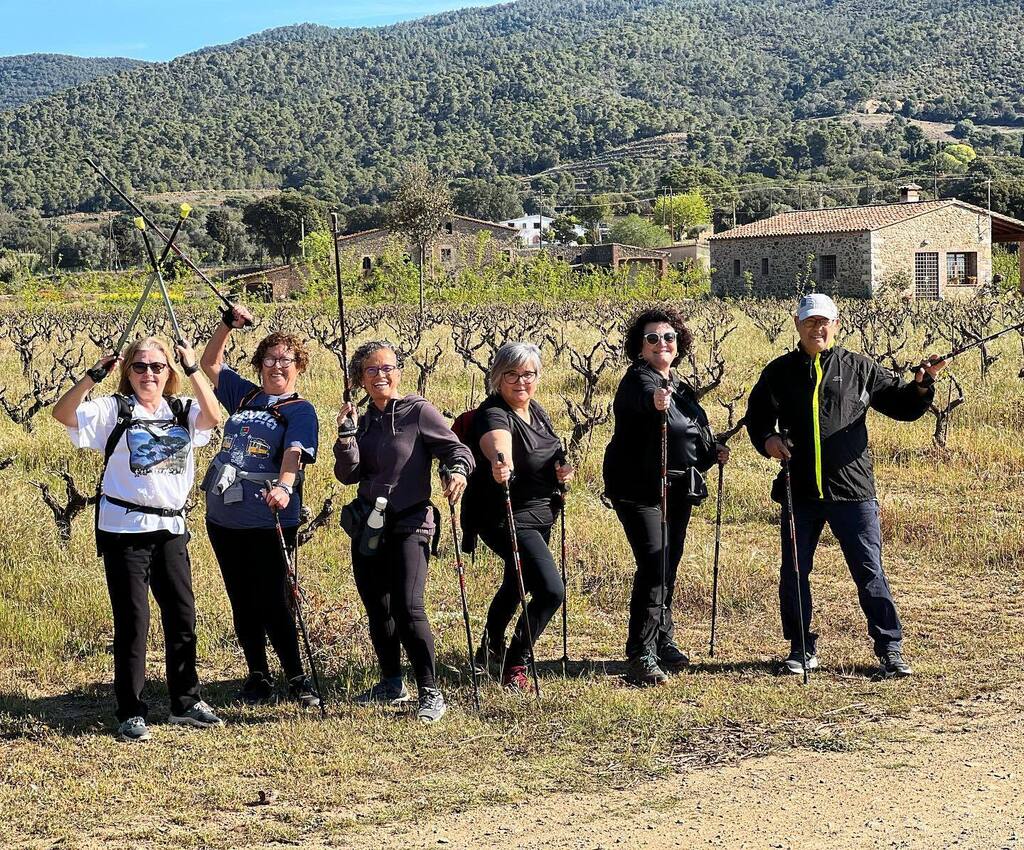 grsalut's tweet photo. Caminant entre vinyes a Calonge! #programadactivitatfisica #moulavida #adonat #connecta #apren #implicat #gaudeix #salutinatura #entornsaludable #ods #cuidemlentorn #despertarambunsomriure #caminadasaludable #marxanordica #itinerarissaludables #parcdesalut #dipsalut #impulse… https://t.co/vakAh2ExMs