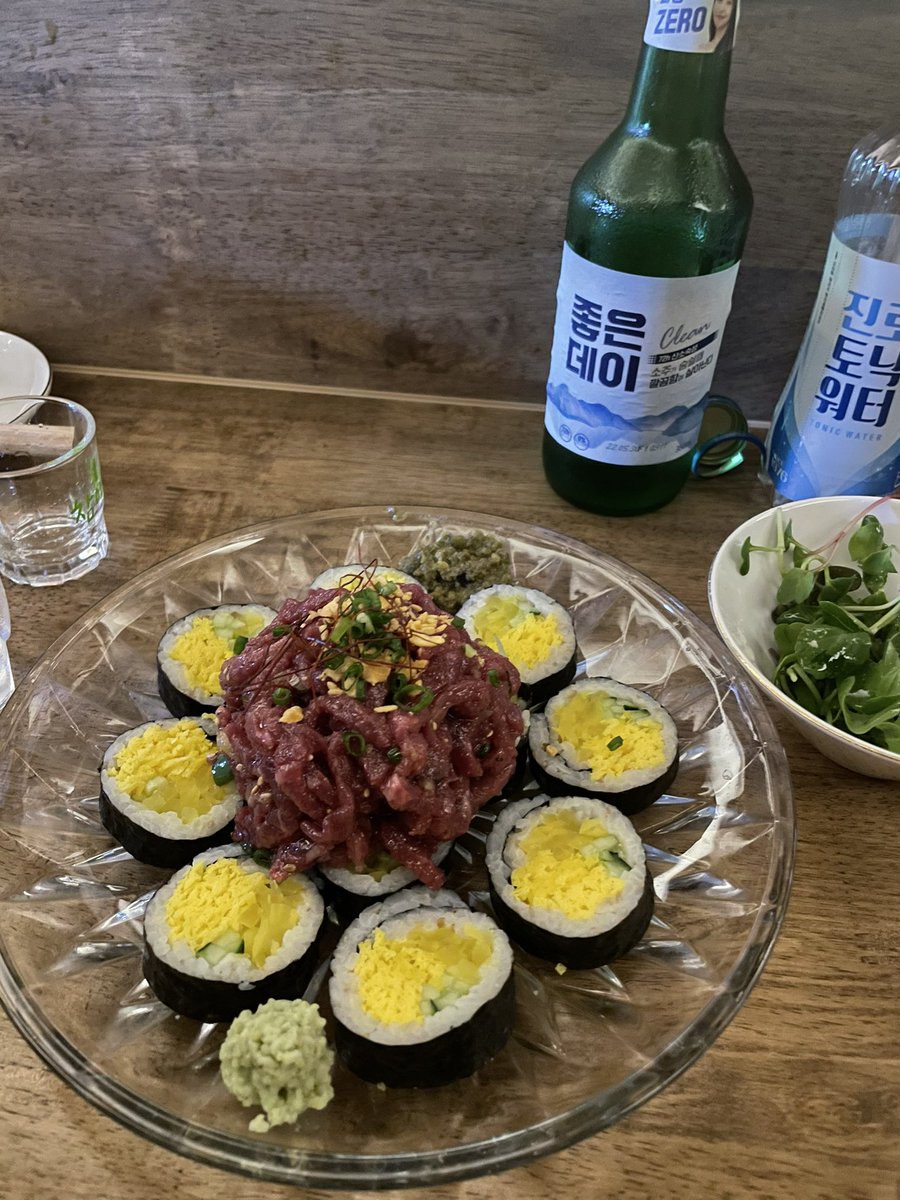 Supreme4885's tweet photo. 그냥 잔다고 할껄…. 내일 금요일 아닌데…#부산 #전포동 #탄단지 😱😱😱 https://t.co/yqZ8Dkfrus