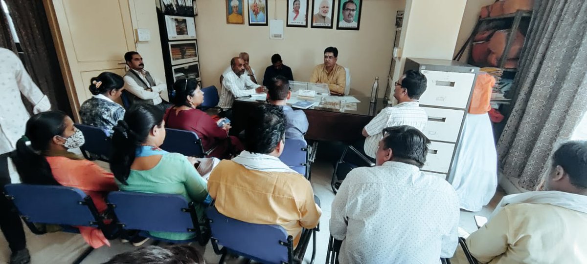 RiteshShrotriy2's tweet photo. A coordination meeting was held under the chairmanship of  Vice President MP JAP Mr. Vibhash Upadhyay with the heads of gov. departments of Ujjain regarding child protection,Education, WCD , SJPU, CWC, JJM, JSS, DLSA, MPJAP was present, the meeting was organized by the school org https://t.co/HKaQvs3nVF