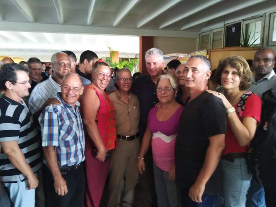 La #UCLVnuestra orgullosa de sus hijos, llegue a usted el abrazo, de profesores, estudiantes, amigos, de todos los que lo vieron formarse en esta tierra como un hombre de bien. 
🥳 #Felicidades en su cumpleaños querido presidente <a href="/DiazCanelB/">Miguel Díaz-Canel Bermúdez</a> 🇨🇺💪