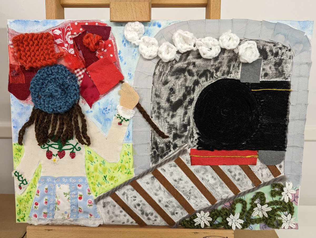 Weaver_Grange's tweet photo. Our Weaver senior house art entry. Very proud of our second place finish🥈. The pieces were inspired by the school drama production of the railway children. Well done to Oceania, Marina, Skye, Luba, Imogen, Troy, Alice T, Sonya, Alice W, &amp; Abbie T. @Arts_Grange @Grange_Cheshire https://t.co/rxIhoFYxOp