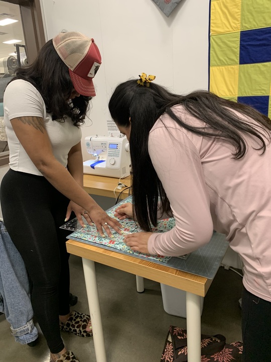 mrsewingmachine's tweet photo. Sewing with knit is difficult due to the fabric's elasticity causing wobbly seams, uneven stitches, and pulled fabric! In our Intro to Garment Sewing 3 course, we walk you through all the tricks. Students will end the class with their own "Lark Tee!"

https://t.co/RVdgt0uOu9 https://t.co/xmncs7eT7a