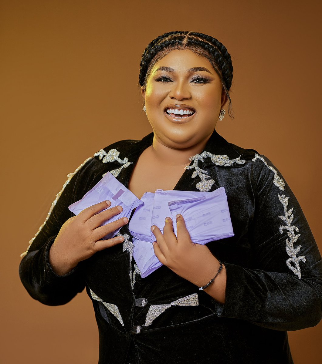 MaccleanK's tweet photo. Celebrating MenstrualHygiene Day with pride not shame. Together we can empower all girls and women to realize their full potential. Let us spread the love #HandsOfGoldFoundation #XandyKamel 
#QueenOfContent 
#BigAkwess 
#MenstrualHygieneDay
#28May https://t.co/zxbunLmDtA