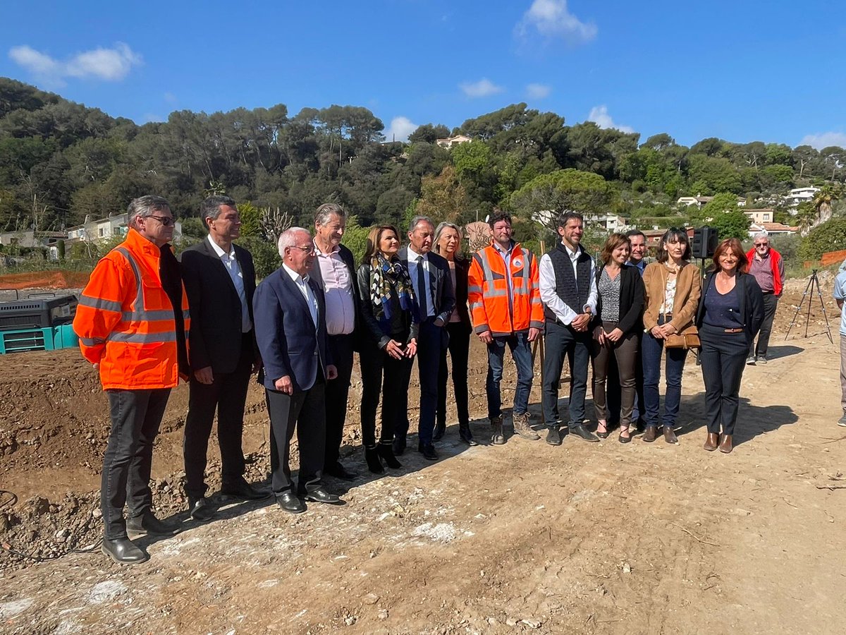 [#LancementChantier] 📍 Ville de Biot : Lancement du #chantier de sécurisation et de renaturation des berges de la Brague w/TP Spada 🦺

🎯 Objectif ? Sur 1 hectare, 30 000m3 de terre mobilisés et déménagés pour laisser le maximum de place à la rivière 💧

#Tama #travauxpublics