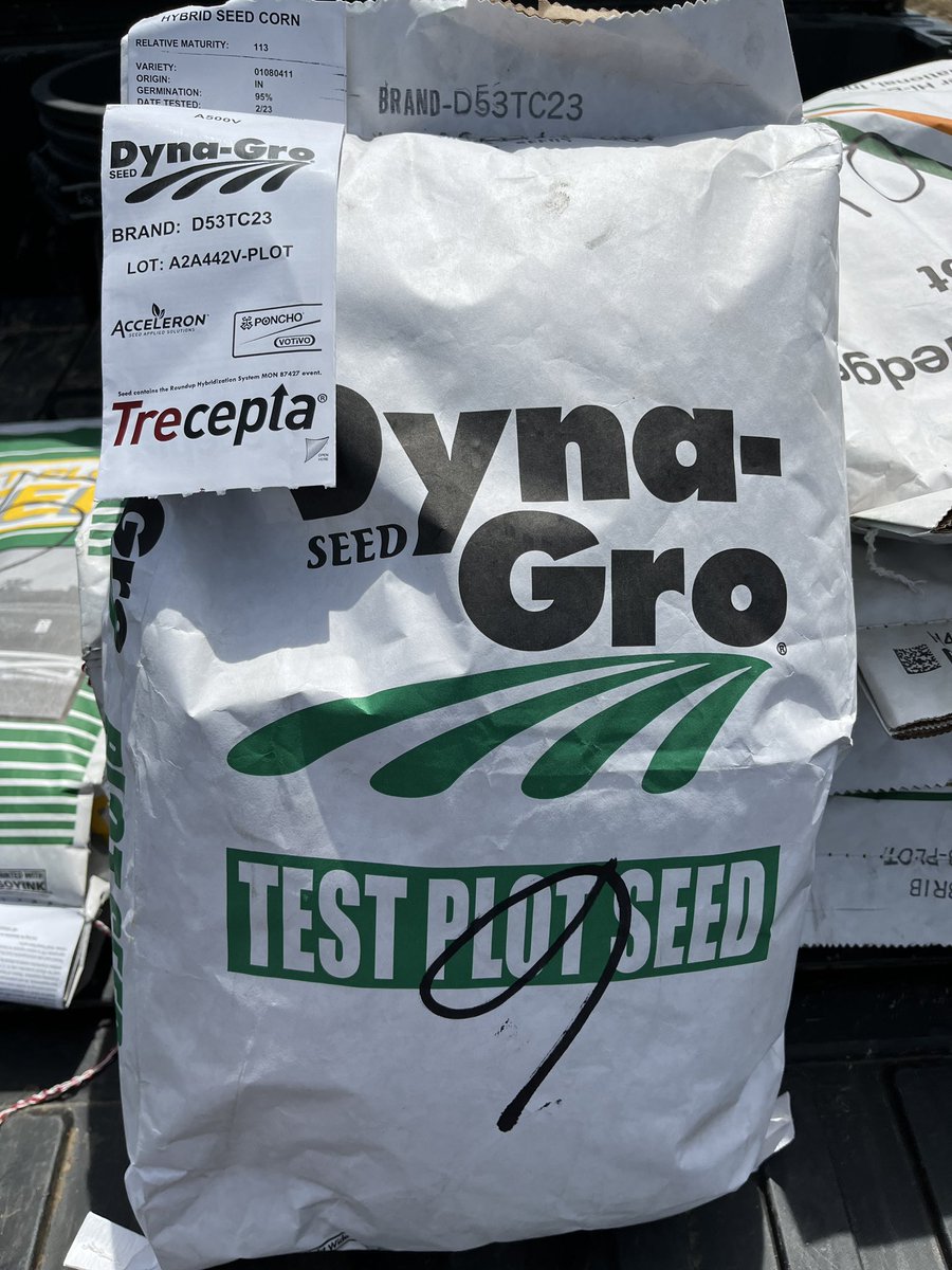 It’s always a great day when the “experienced sellers” teach the next generation the tricks of the trade. Thank you to Alex Cunningham for working with Nutrien Ag Solutions Sedalia, KY to plant a test plot. 
I guarantee Logan and Tyler learned a thing or two from Hal and Curtis!