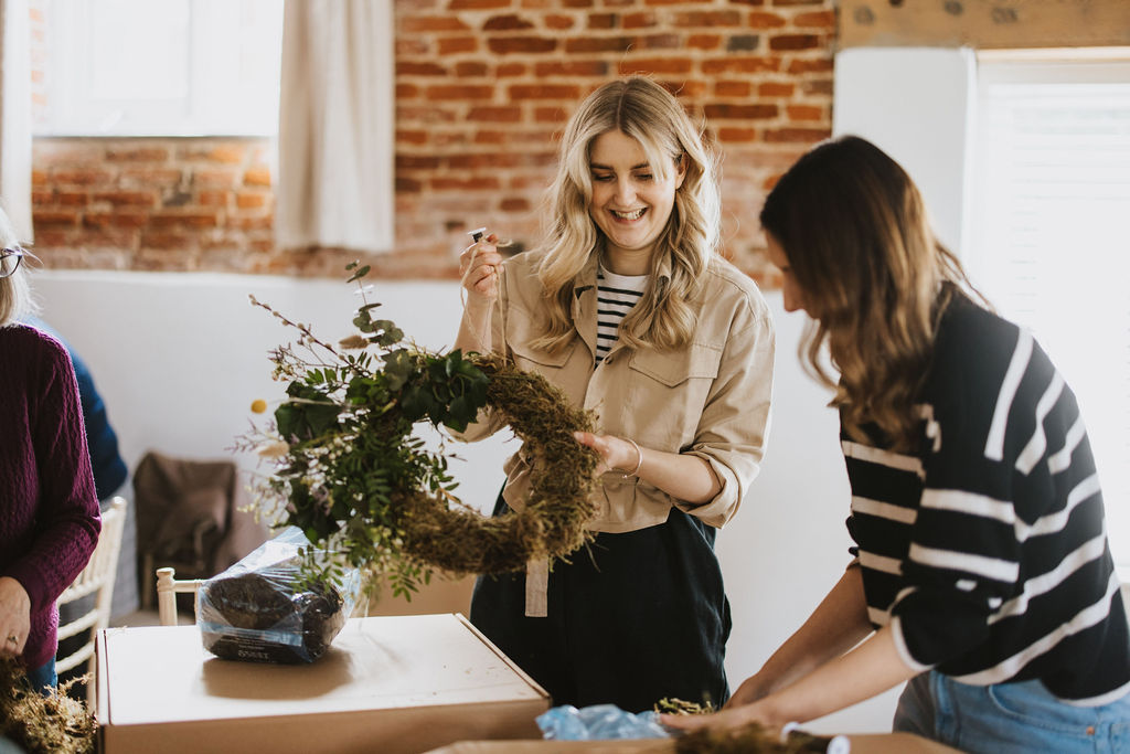 Earlier in April we hosted two beautiful workshops with #seahollyfloral. Read our feature for a glimpse behind the scenes to see what went down in the food and flower world 💐 
healingmanorhotel.co.uk/blog/spring-wr…

#spring #lincolnshirebiz #lincolnshireevents