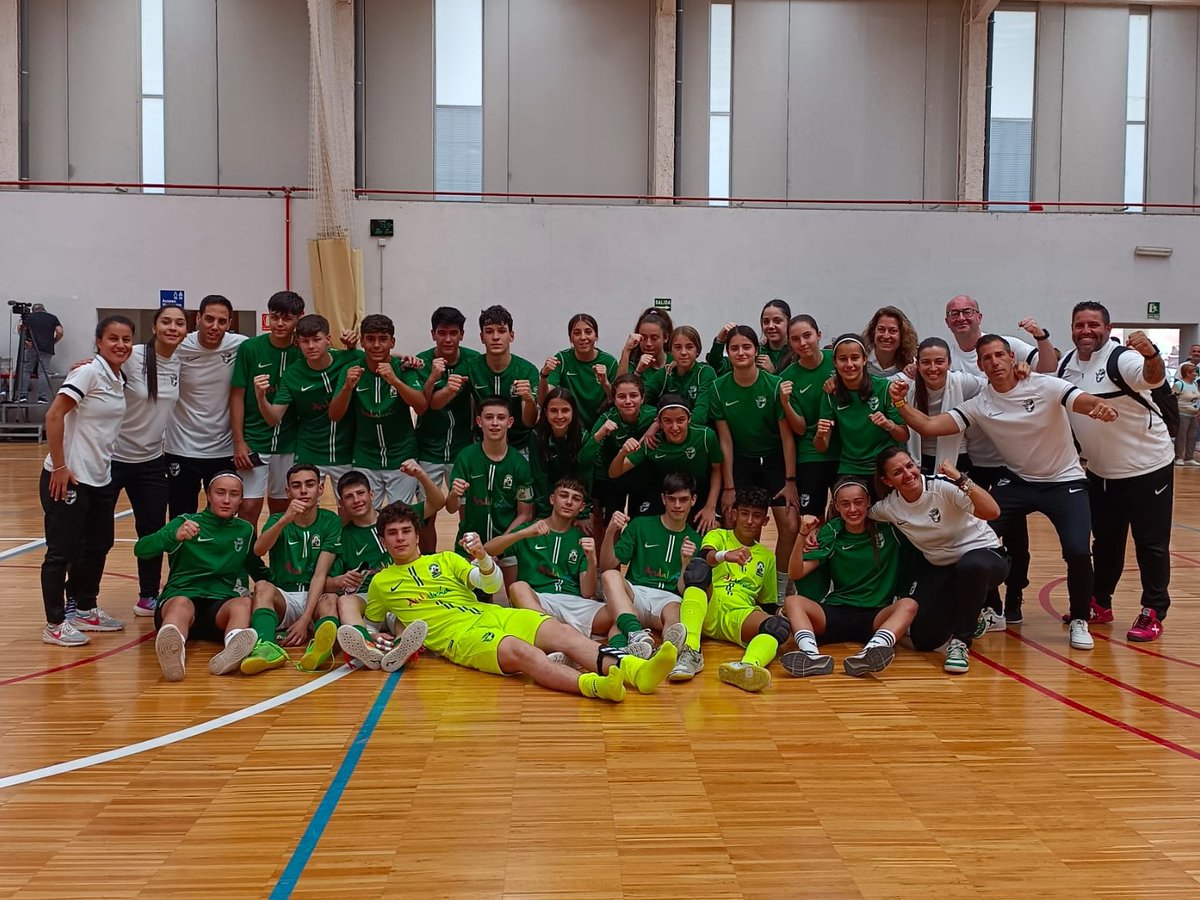 ffrm_es's tweet photo. 🙋 #InfantilMascFS | 🏁 JORNADA 2:
Gr. A: @fedfutnavarra 4-5 @FCyLF / @FFCV_info 7-1 @RFMF_MELILLA
Gr. B: @FCF_CAT 9-5 @ffrm_se / @FFIB_oficial 1-2 @RFFM_FutbolSala
Gr. C: @RFAF 4-3 @futbolaragon / @FedExFutbol 0-11 @FFCM_es
Gr. D: @fedfutcanarias 3-0 @FedFutbolCeuta https://t.co/LDbKQXnZ0p
