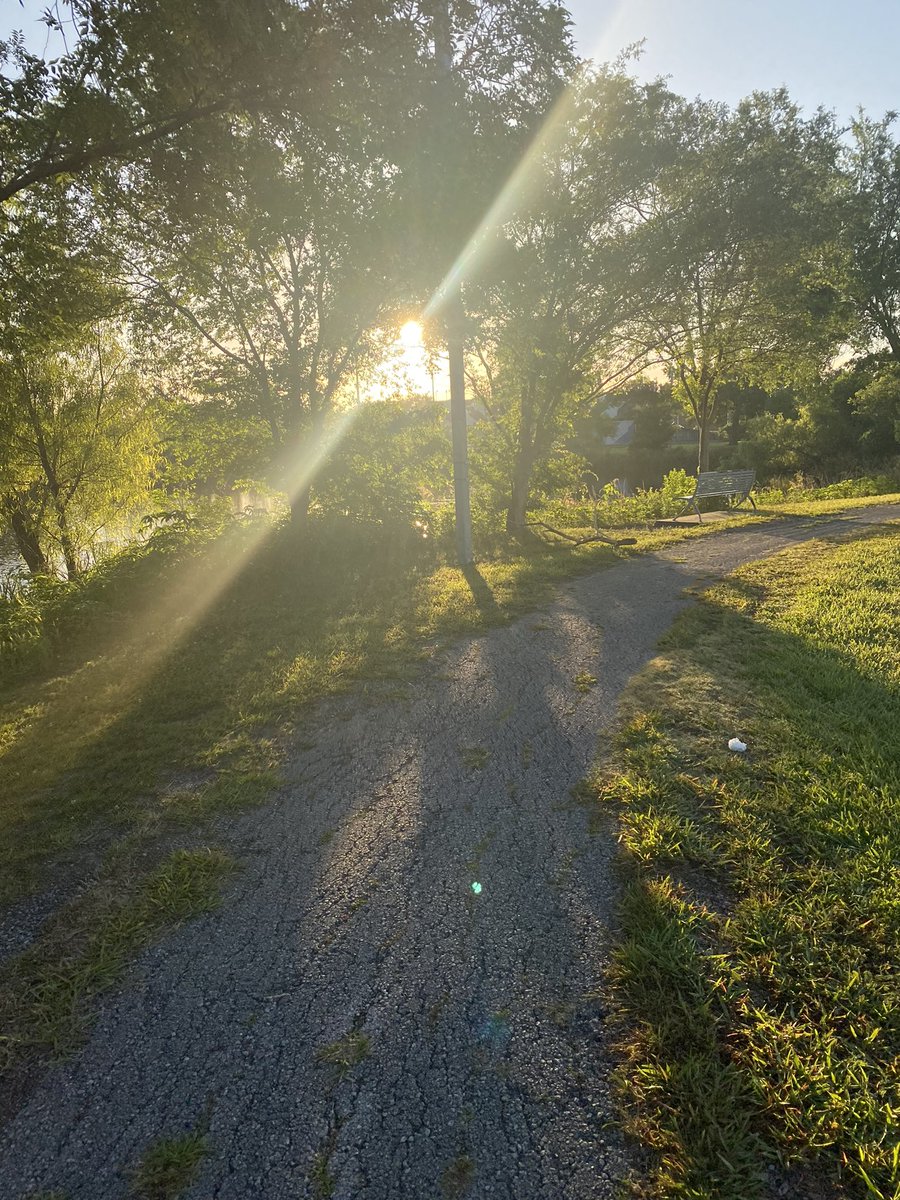 geauxnatural's tweet photo. WOW! #Day20of21
💙Thriving💛Thursday🧡
#ThrivingThursday
#BecauseImWorthIt 
#WarriorWeekComplete 
#30DayJumpStartChallenge 
#Selfcare
#ScavengerHunt 
#YearofYES
#LouisianaTreks
#GirlTrek💧 https://t.co/nnMNJV0PCz