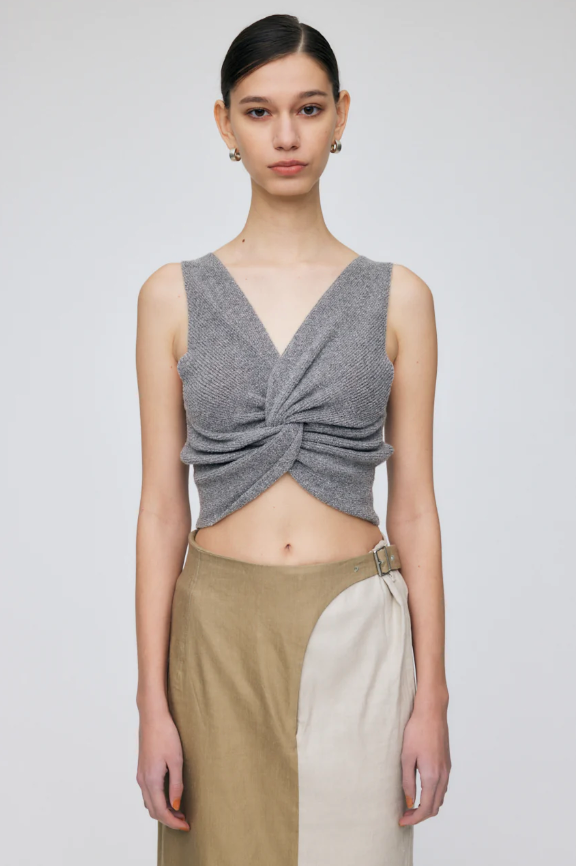 MOUSSYVINTAGE's tweet photo. Top off your denim with our TWIST KNIT TANK

MOUSSY VINTAGE

https://t.co/yCNLQfVnHa https://t.co/i4uxY1goL4