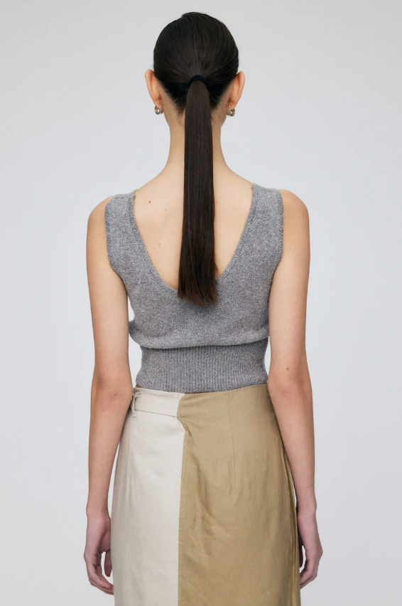 MOUSSYVINTAGE's tweet photo. Top off your denim with our TWIST KNIT TANK

MOUSSY VINTAGE

https://t.co/yCNLQfVnHa https://t.co/i4uxY1goL4